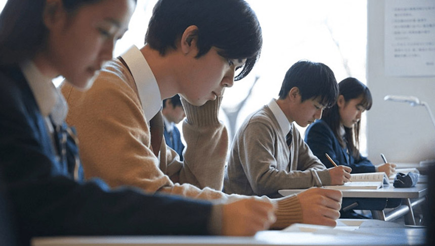 志望校・学部の傾向を徹底分析し、「受かる」志望理由書にする