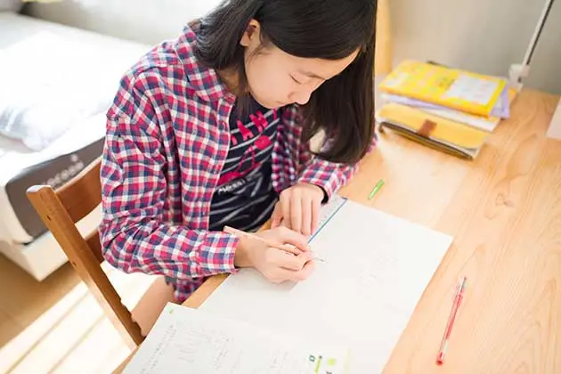 日本のカリキュラムに合わせた国語・英語補習コース