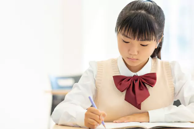 渋幕・渋渋・SFCなど、帰国枠に強い難関中高一貫校コース