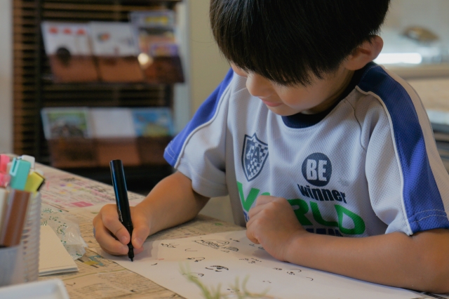 英単語は「書いて覚える」な！小学生がスペルを最速で定着させる脳科学メソッド